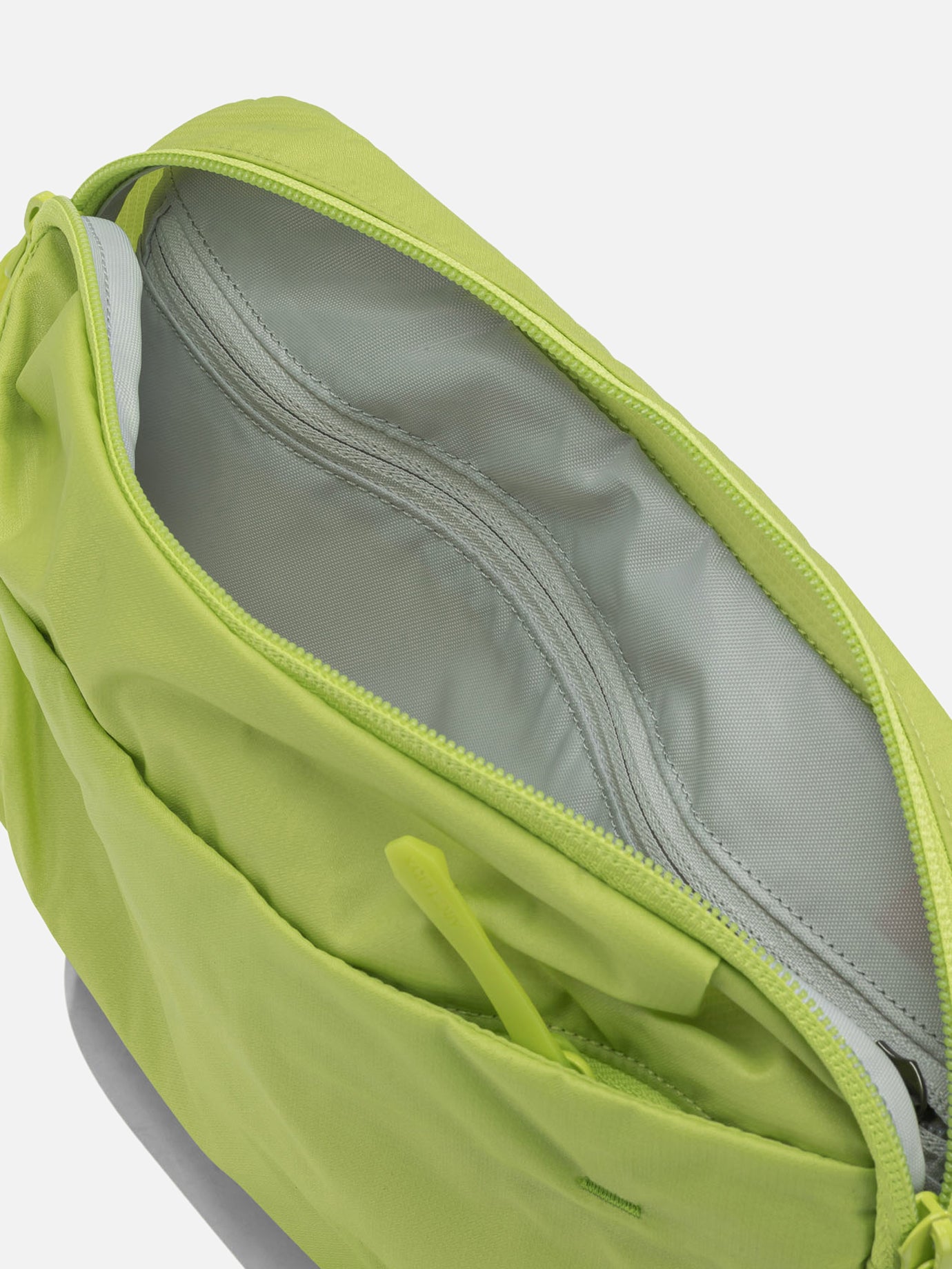 Small bags 100% nylon - Padding: 100% polyethylene - Lining: 100% polyester Green - Arc'teryx Men | PDP | VIETTI Online Store | Zoom-Modal_5