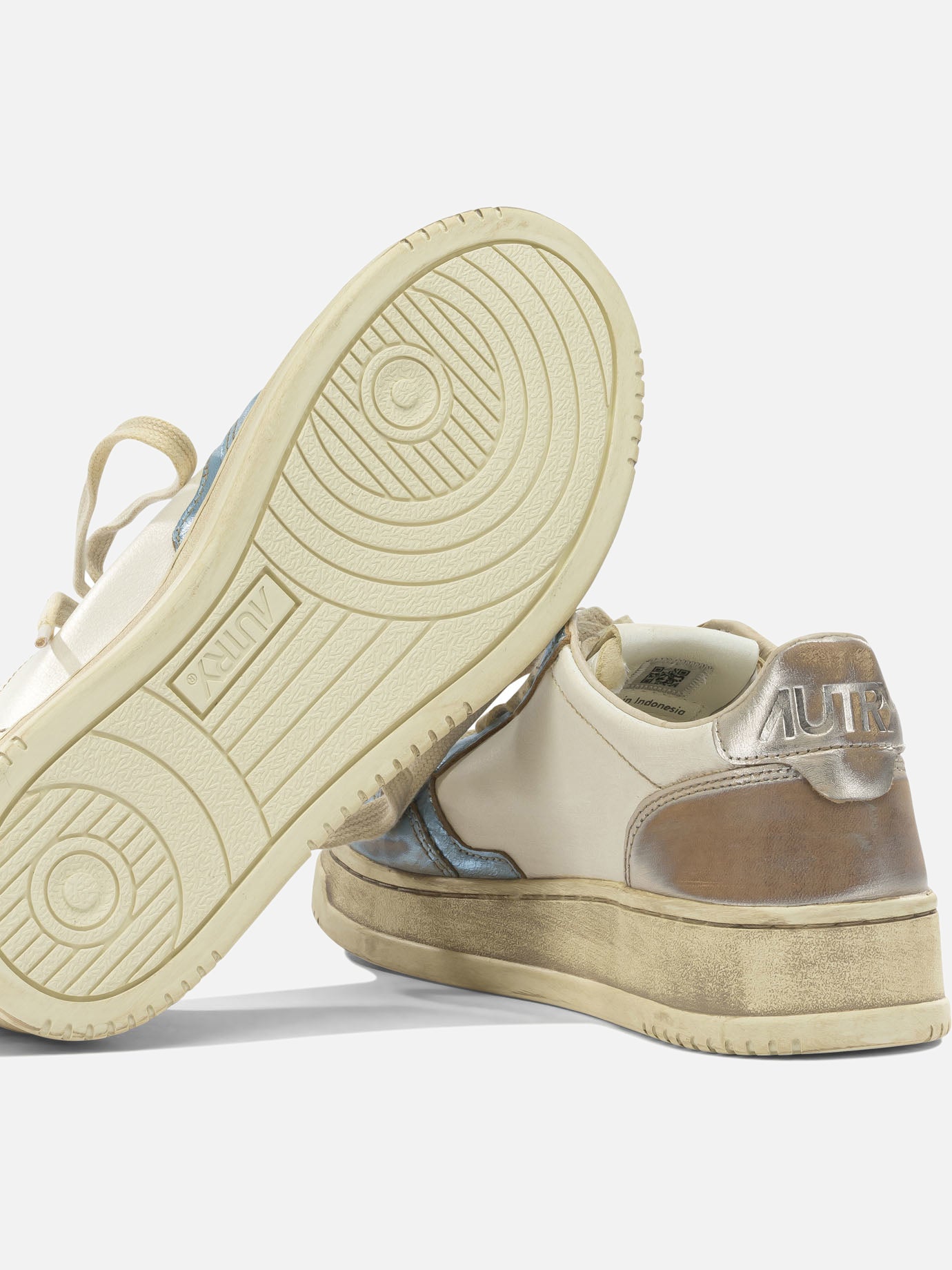 Autry "Medalist Low Super Vintage" Low Top Sneakers Light blue