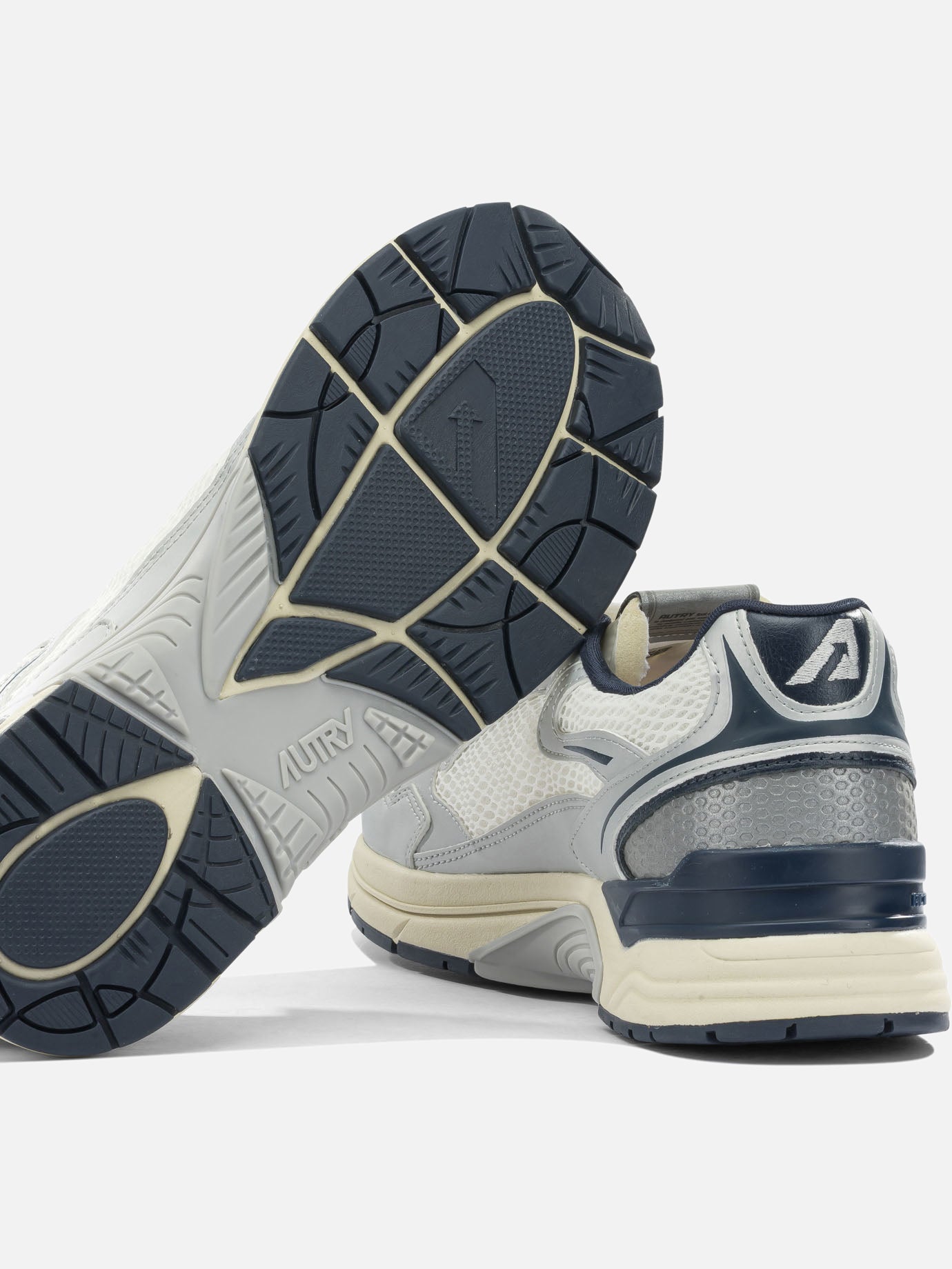 Low top sneakers 45% polyurethane 40% mesh 10% nylon 5% cow leather - 40% phylon 40% rubber 20% thermoplastic polyurethane Silver - Autry Men | PDP | VIETTI Online Store | Zoom-Modal_5