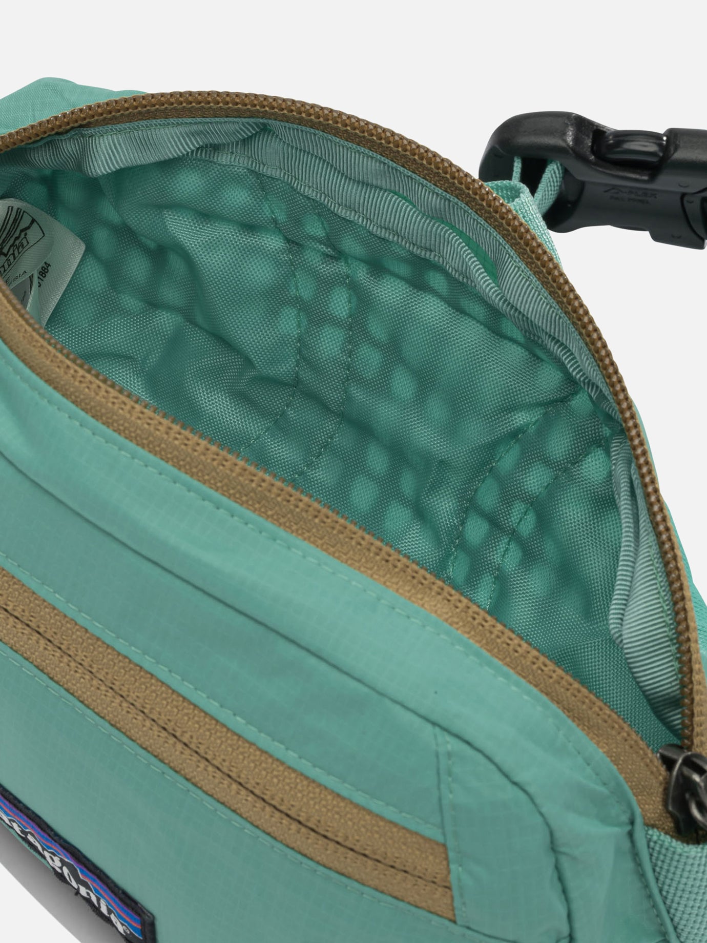 Bumbags 100% recycled nylon - Lining: 100% recycled polyester Green - Patagonia Men | PDP | VIETTI Online Store | Zoom-Modal_5