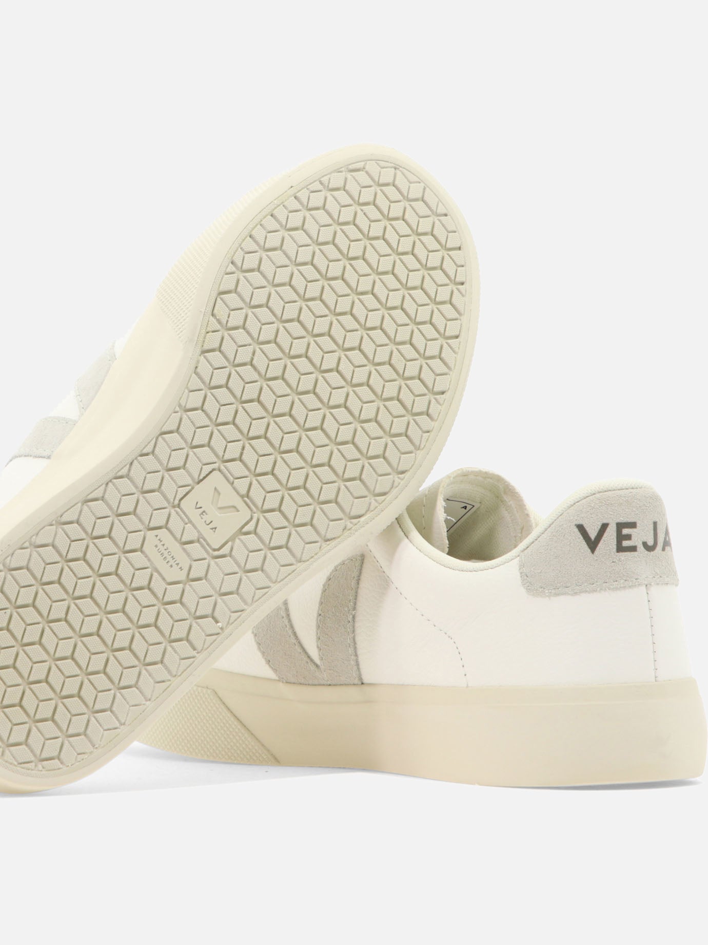 Low top sneakers 100% organic leather - 50% amazonian rubber 26% mineral silica 19% other fabric 5% synthetic rubber White - Veja Men | PDP | VIETTI Online Store | Zoom-Modal_5