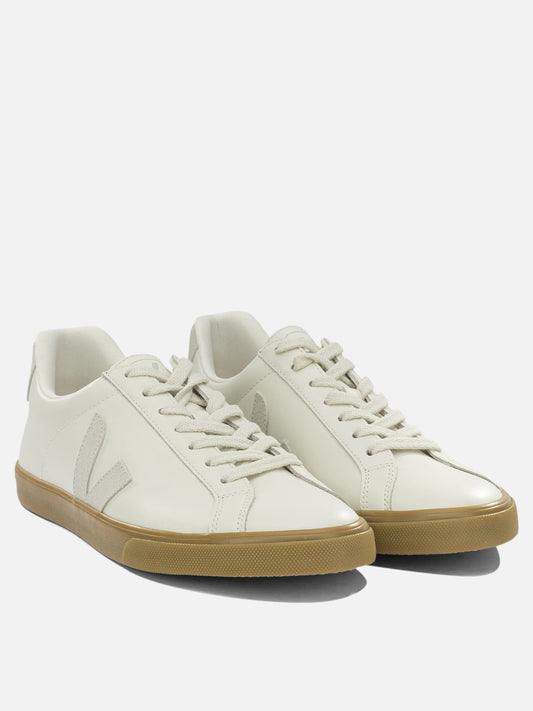 Low top sneakers 100% leather - 40% amazonian rubber 23% mineral silica 16% other fabric 11% synthetic rubber 10% recycled rubber White - Veja Men | PLP | VIETTI Online Store | 2