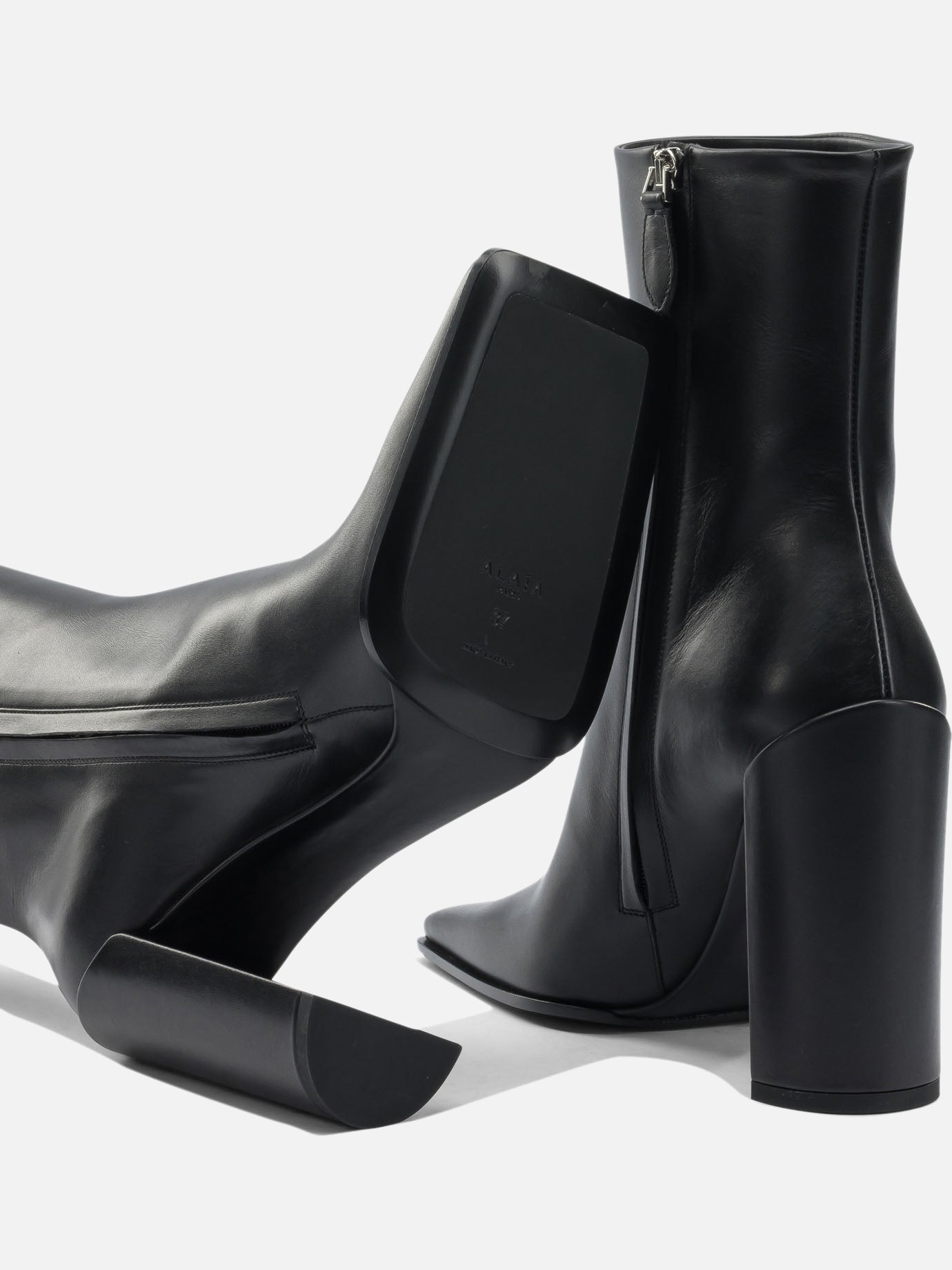 Zipped boots 95% lamb leather 5% leather - 80% lamb leather 20% rubber Black - Alaïa Women | PDP | VIETTI Online Store | Zoom-Modal_5