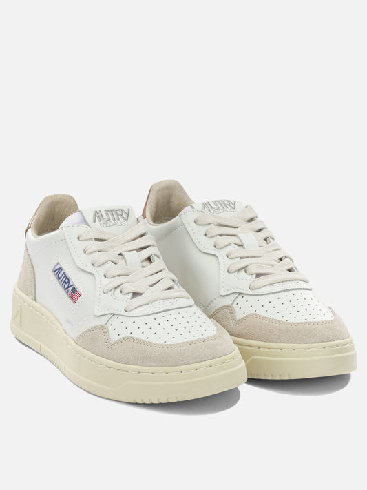 Low top sneakers 70% cow leather 20% suede cow leather 10% nylon - 100% rubber White - Autry Women | PLP | VIETTI Online Store | 2