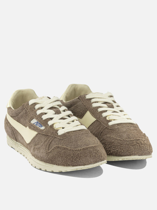 Low top sneakers 75% suede cow leather 15% cow leather 10% nylon - 100% rubber Brown - Autry Women | PDP | VIETTI Online Store | 2