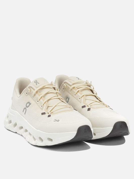 On Running "Cloudtilt" Low-Top Sneakers White