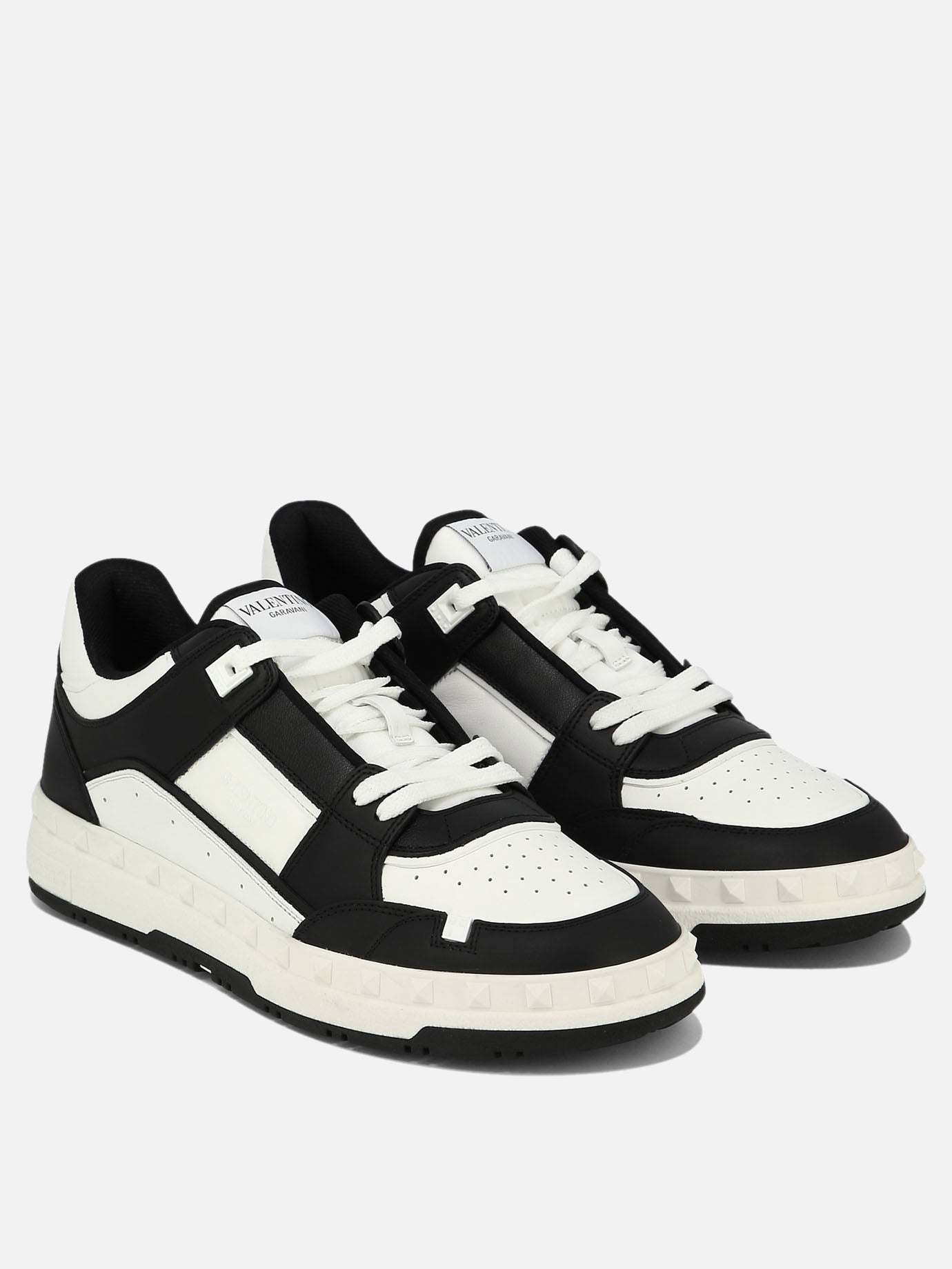 Low top sneakers 100% leather - 100% rubber  Black - Valentino Garavani Men | PDP | VIETTI Online Store | thumbnail_2