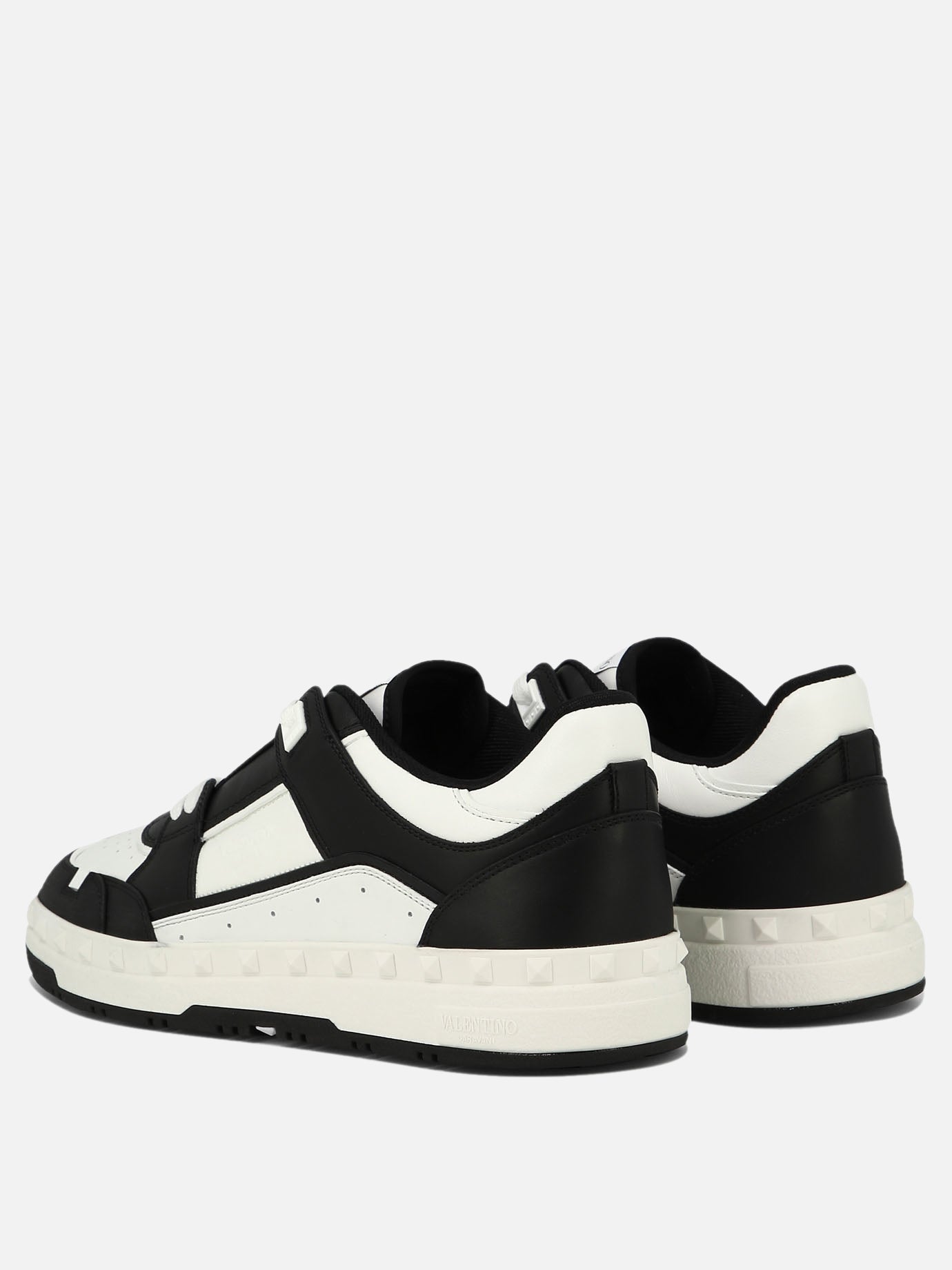 Low top sneakers 100% leather - 100% rubber  Black - Valentino Garavani Men | PDP | VIETTI Online Store | thumbnail_4