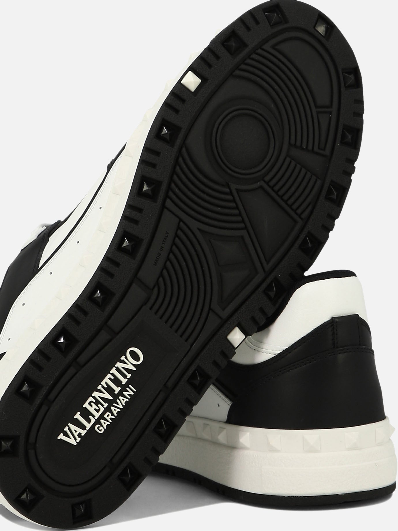 Low top sneakers 100% leather - 100% rubber  Black - Valentino Garavani Men | PDP | VIETTI Online Store | thumbnail_5
