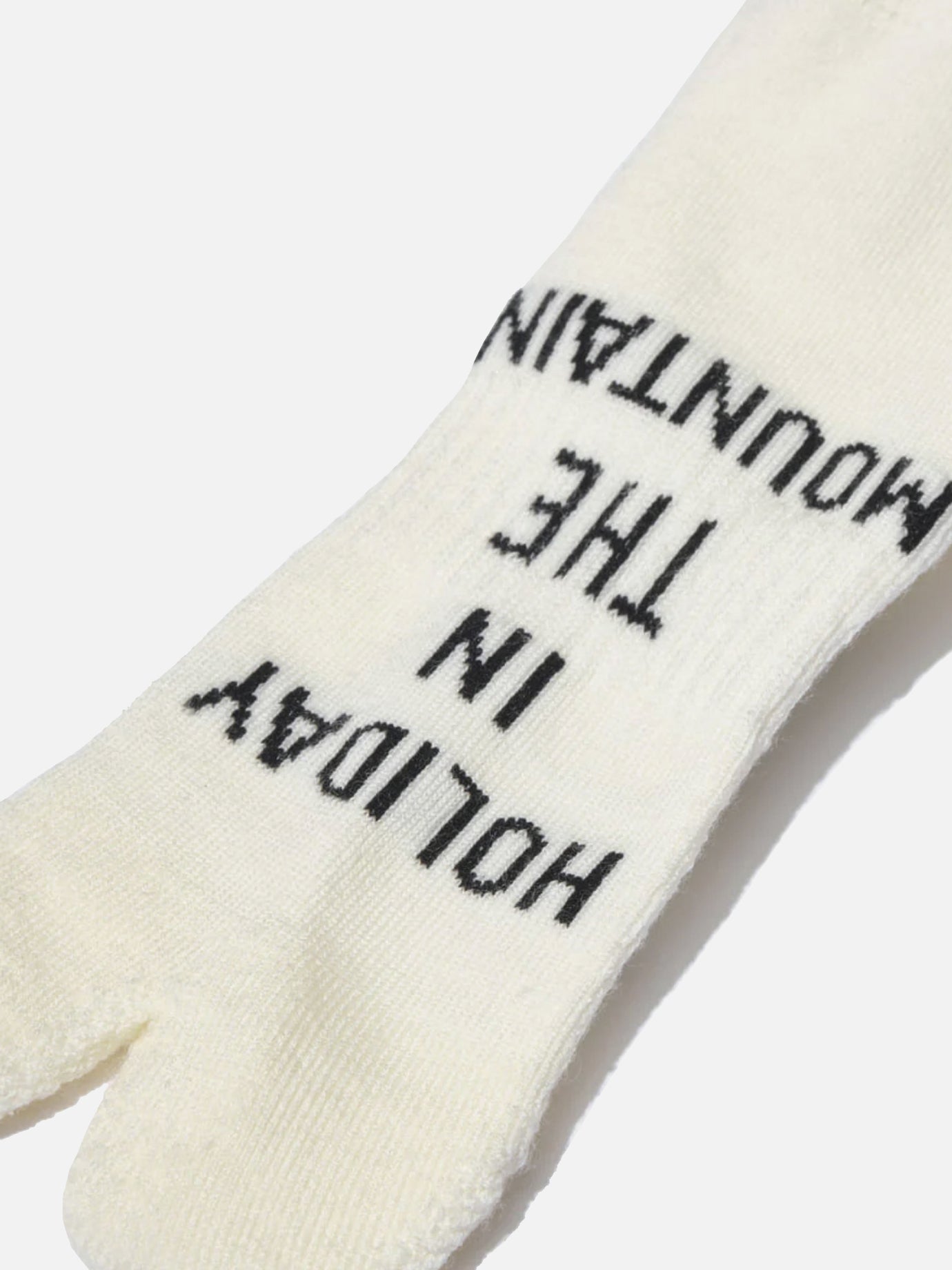 Mountain Research "Merino Tabi Pack" socks White