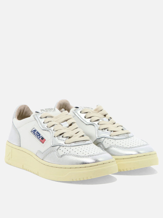 Autry Sneaker "Medalist Low" 16727380_35 Silver 2
