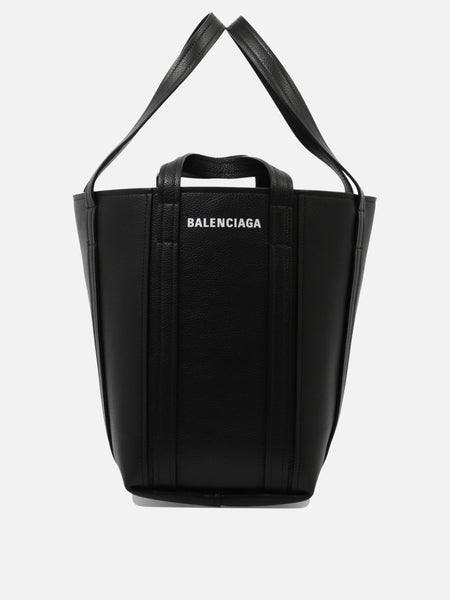 s25-balenciaga-