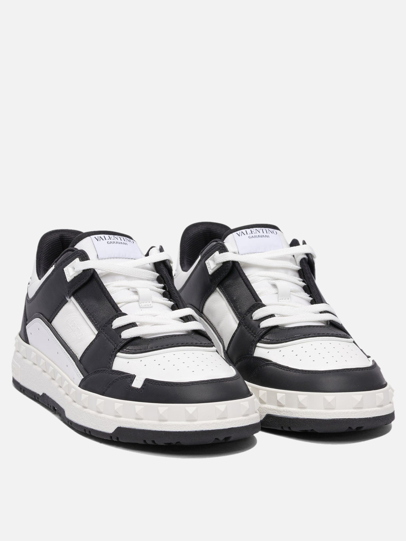 Sneaker basse 100% leather - 100% rubber  Nero - Valentino Garavani Uomo | PDP | VIETTI Online Store | thumbnail_2