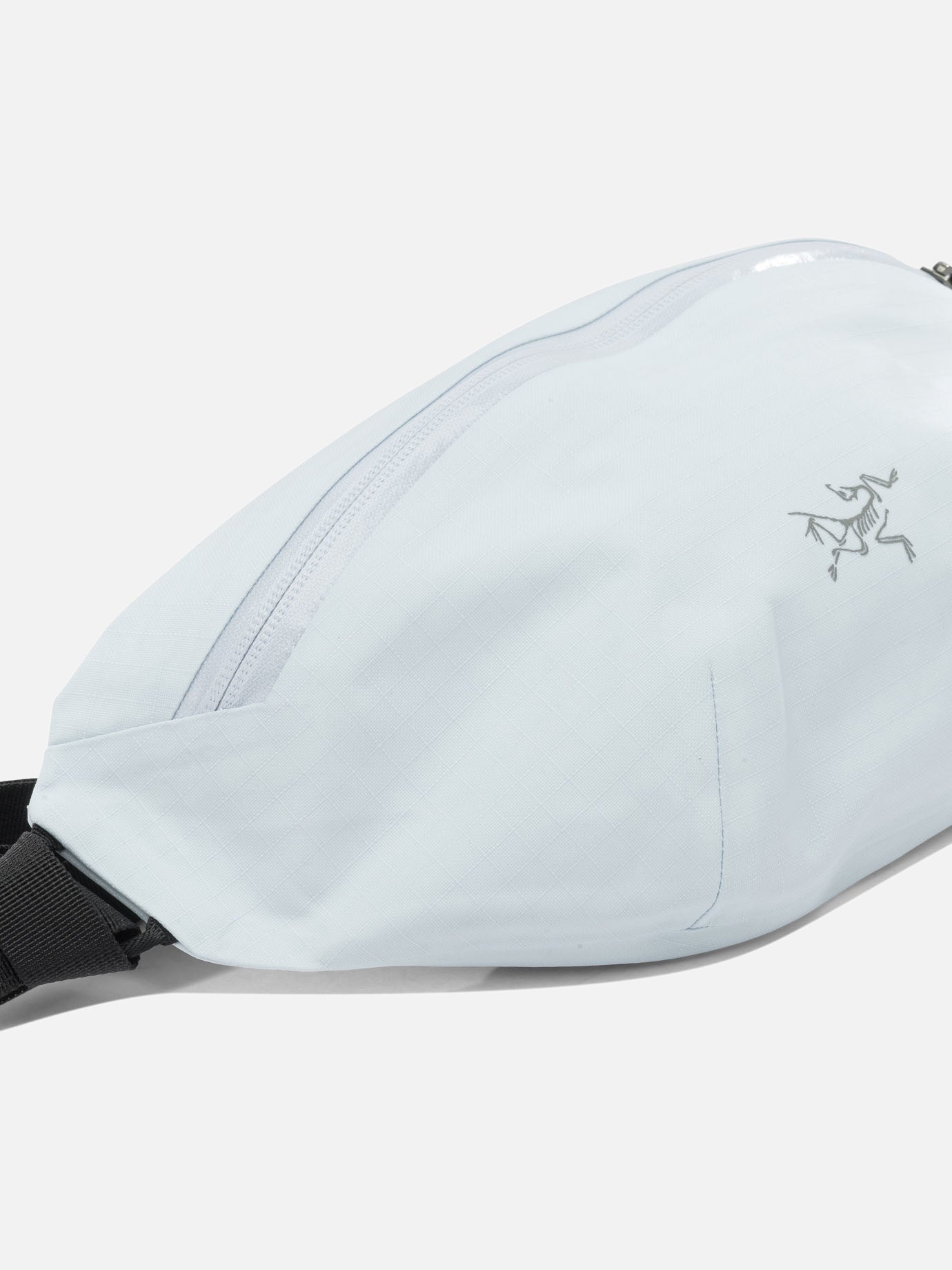 Medium bags 83% nylon 17% thermoplastic polyurethane - Lining: 56% nylon 34% polyester 10% elastane  Light blue - Arc'teryx Men | PDP | VIETTI Online Store | Zoom-Modal_4
