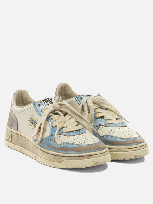 Low top sneakers 55% cow leather 45% goat leather - 100% rubber  Light blue - Autry Women | PLP | VIETTI Online Store | 2
