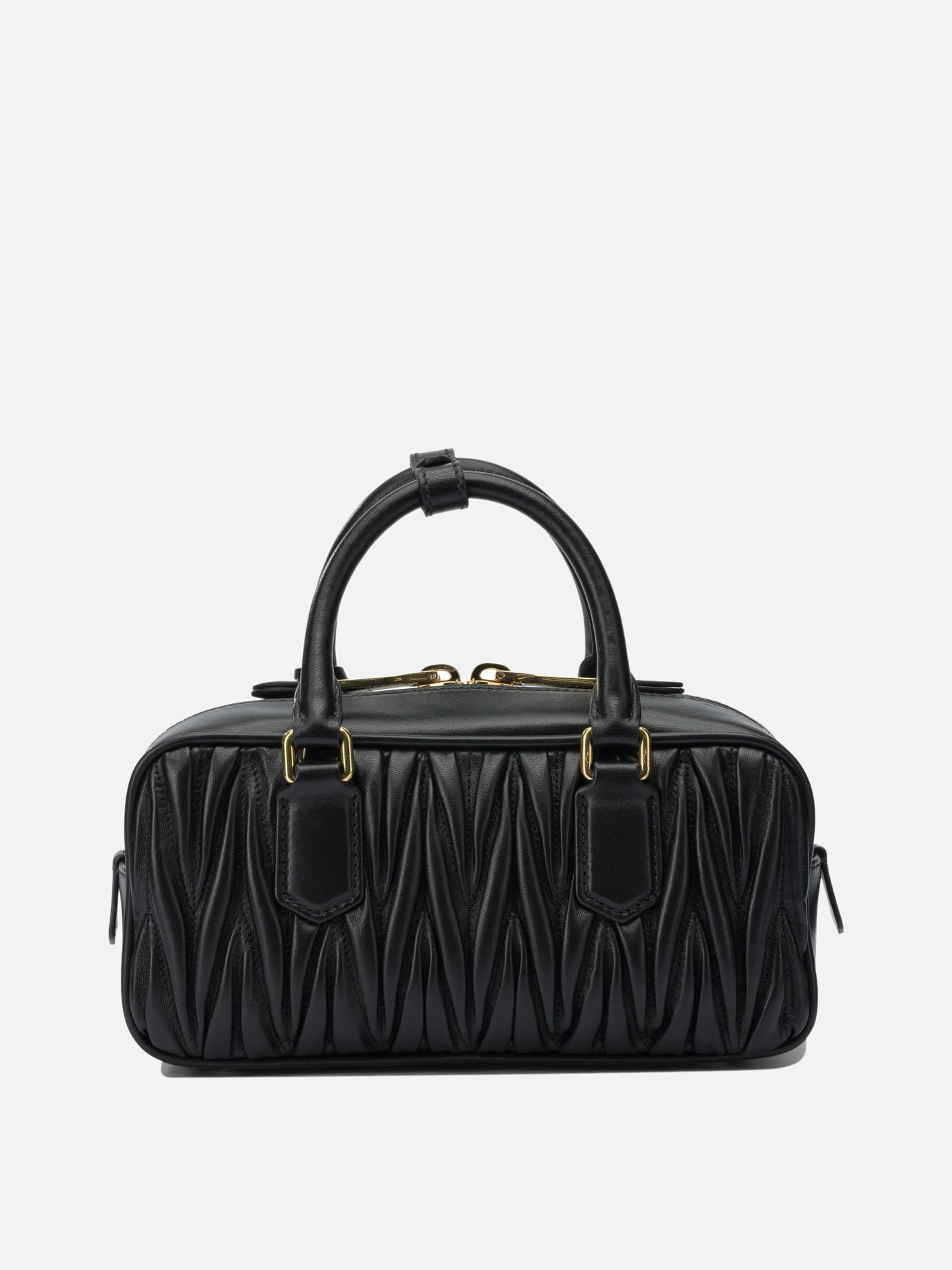 miu miu ブラック パーティーバッグ 日本先行発売！「ミュウミュウ」の“オールブラック”な新作バッグ。 - JJ