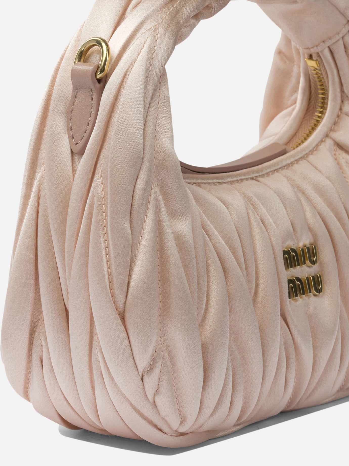 miu miu ベージュ キルティング ショルダーバッグ miu miuベージュレザーキルティングショルダーバッグ miu miu ピンク