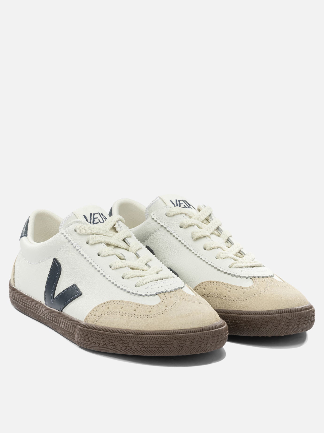 Low top sneakers 100% organic leather - 50% amazonian rubber 26% mineral silica 19% other fabric 5% synthetic rubber  White - Veja Women | PDP | VIETTI Online Store | Zoom-Modal_2
