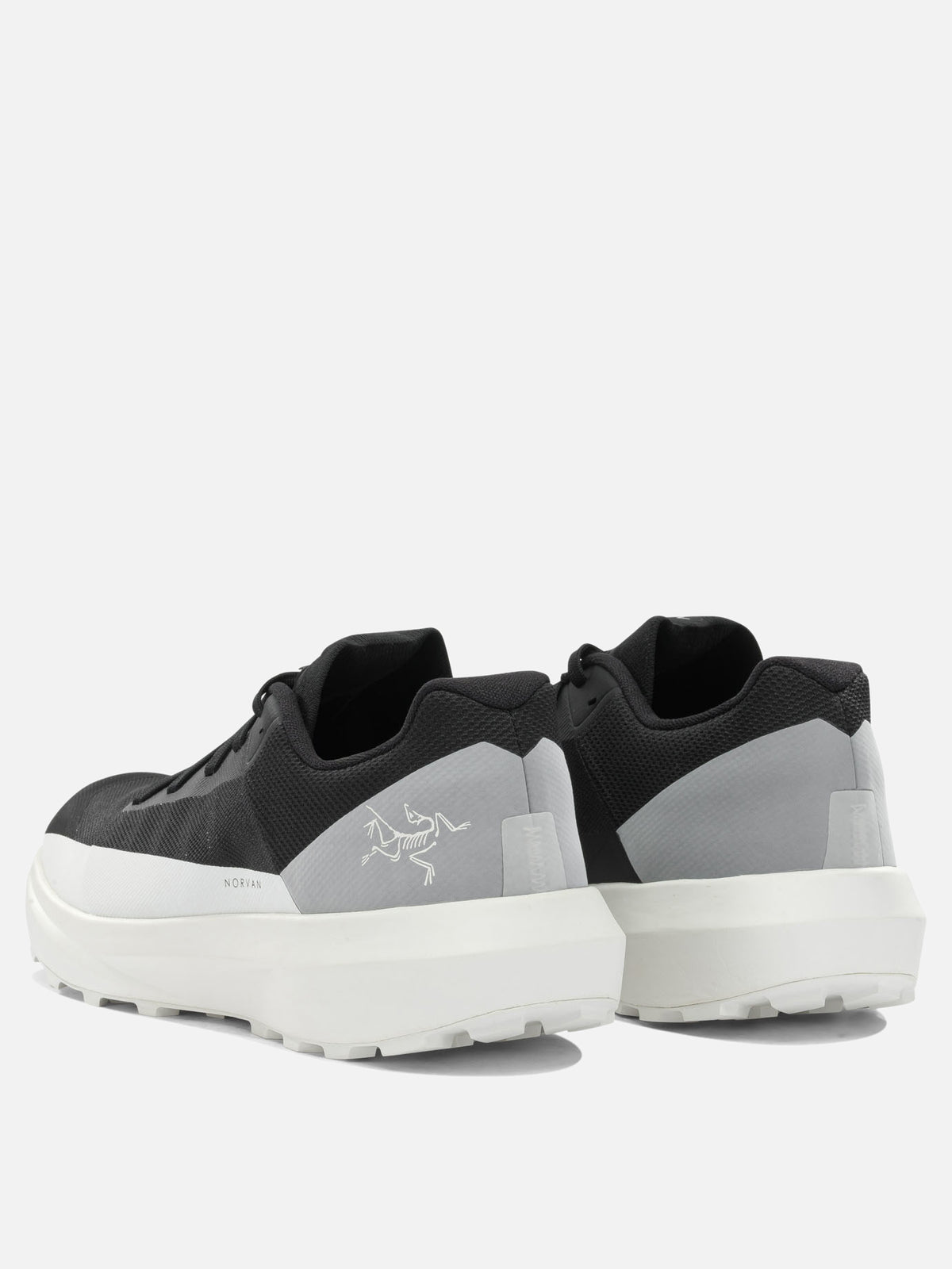 Arc'teryx "Norvan LD 4" Low-top sneakers Black