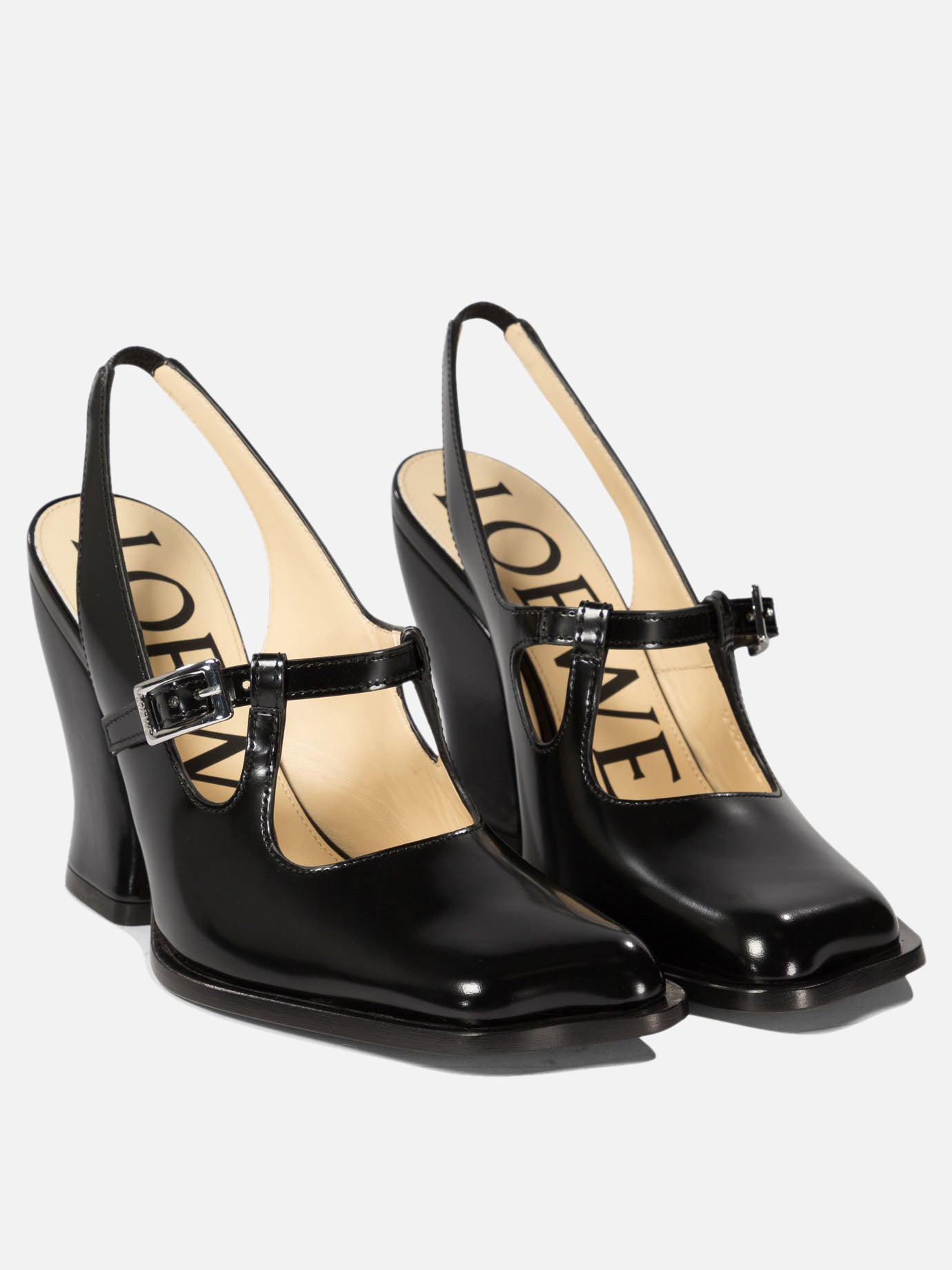 Loewe – tagged Loewe – tagged