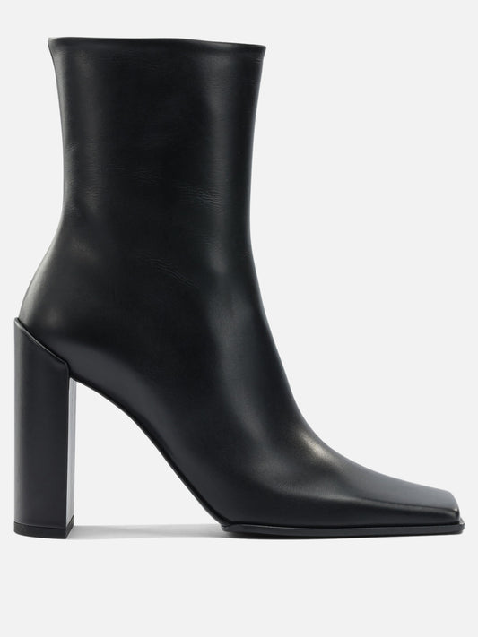 Zipped boots 95% lamb leather 5% leather - 80% lamb leather 20% rubber  Black - Alaïa Women | PLP | VIETTI Online Store 

