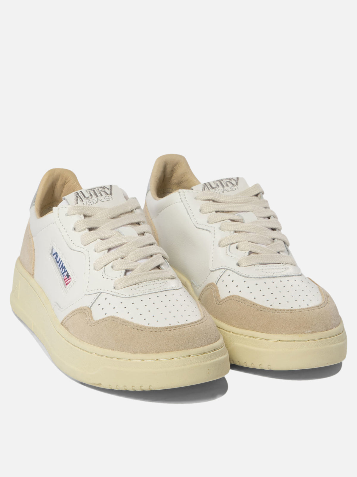 Autry "Medalist Low" sneakers White