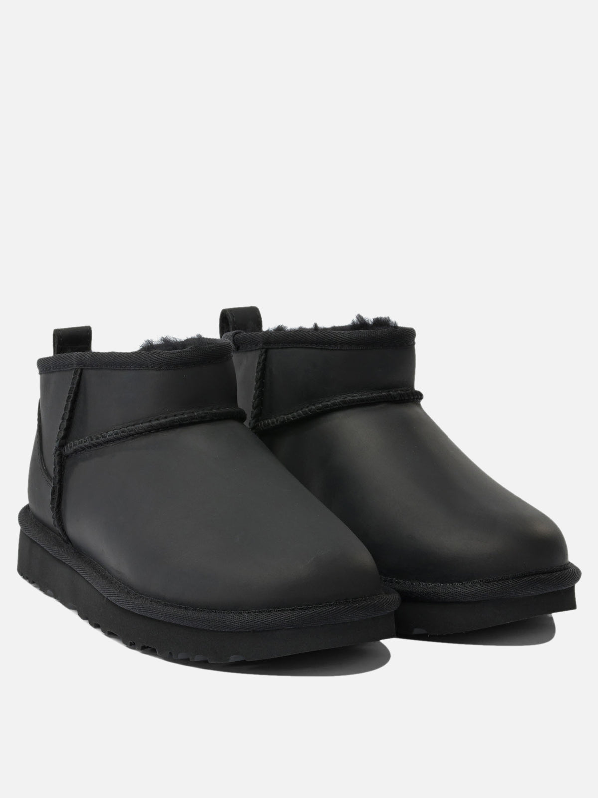 Ugg "Classic Ultra Mini" ankle boots Black - VIETTI