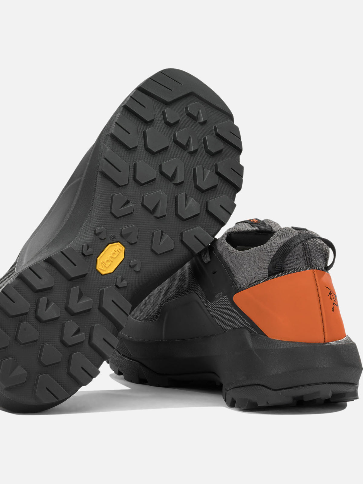 Arc'teryx "Vertex Alpine" Low-Top Sneakers Grey


