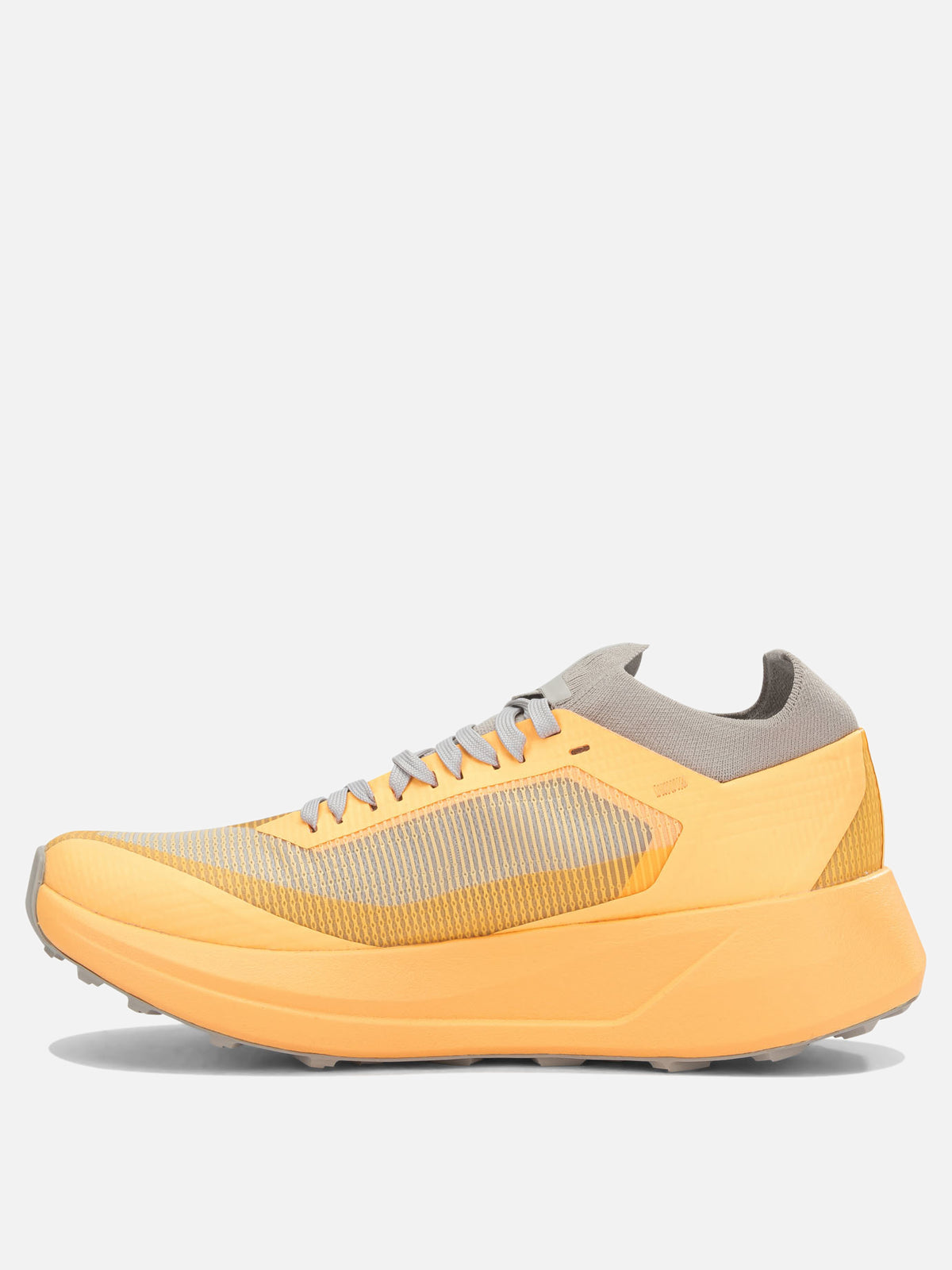 Arc'teryx "Sylan 2" Low-Top Sneakers Orange

