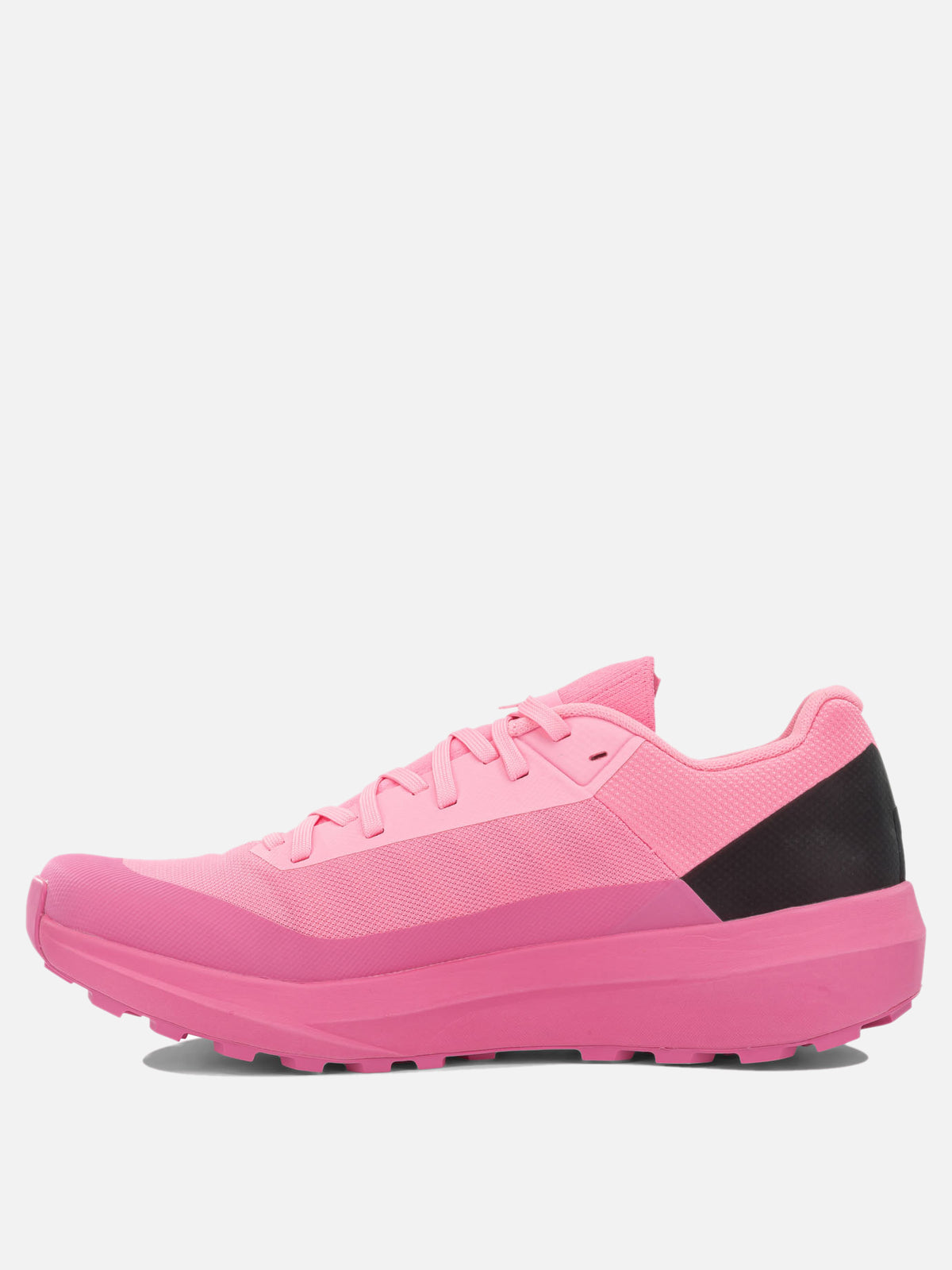 Arc'teryx "Norvan LD 4" Low-top sneakers Fuchsia

