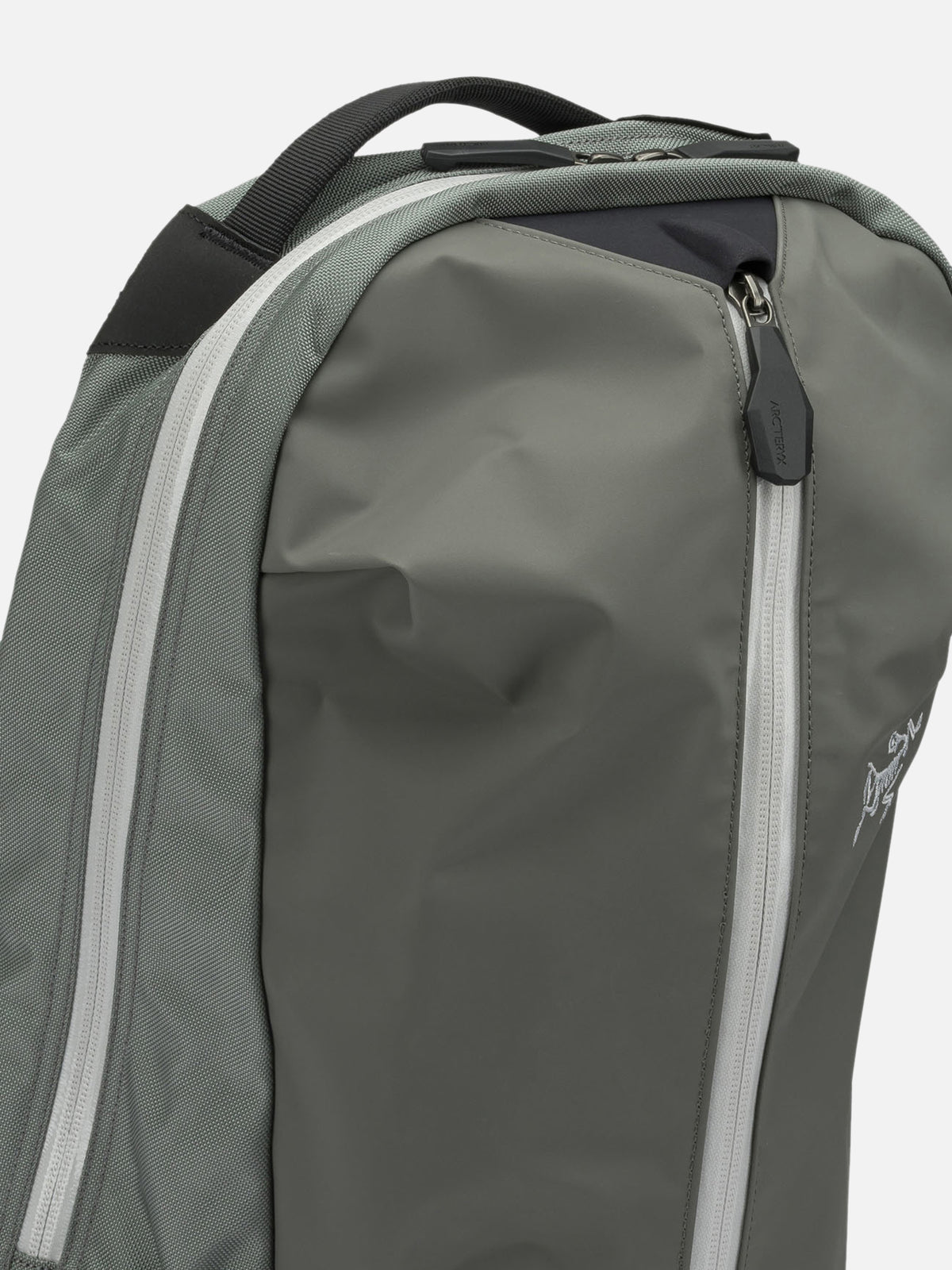 Arc'teryx "Arro 22" Sports Backpack Grey

