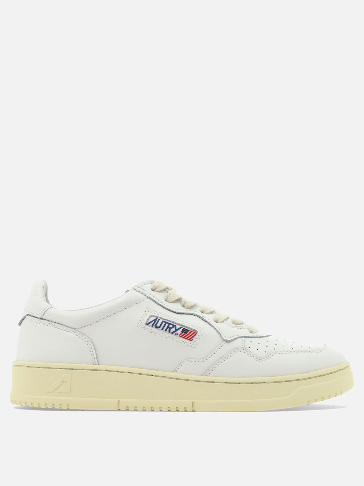 Autry "Medalist Low" low top sneakers White