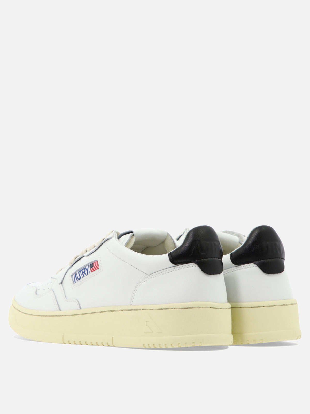 Autry "Medalist Low" low top sneakers White

