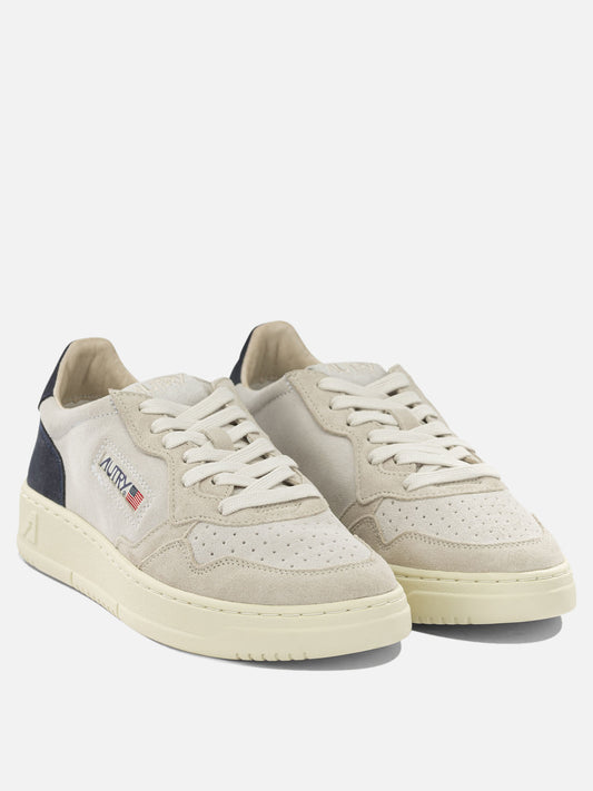 Sneaker basse 100% suede cow leather - 100% rubber  Blu - Autry Uomo | VIETTI Online Store | 2
