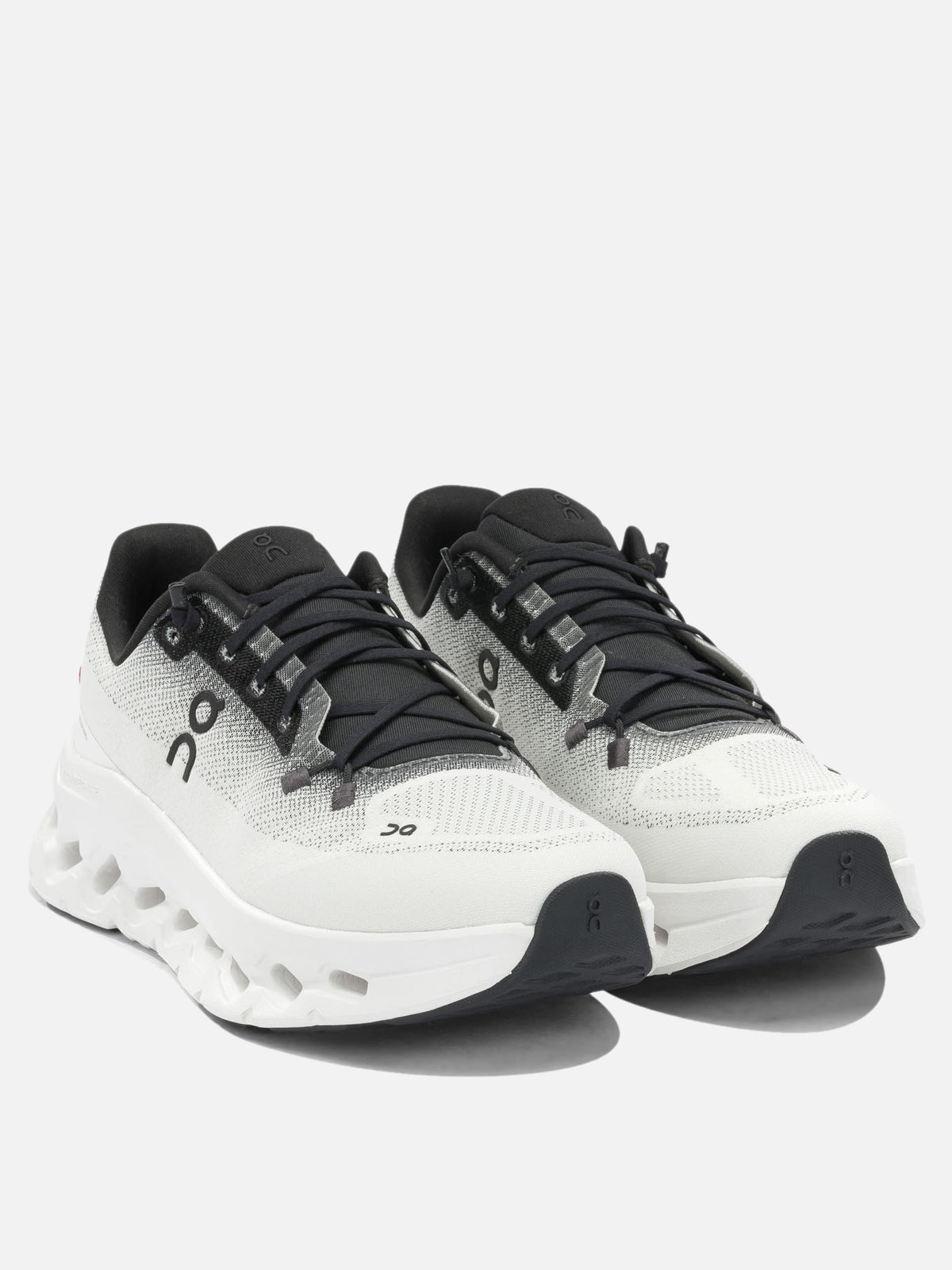 On Running "Cloudtilt" Low-Top Sneakers White - VIETTI
