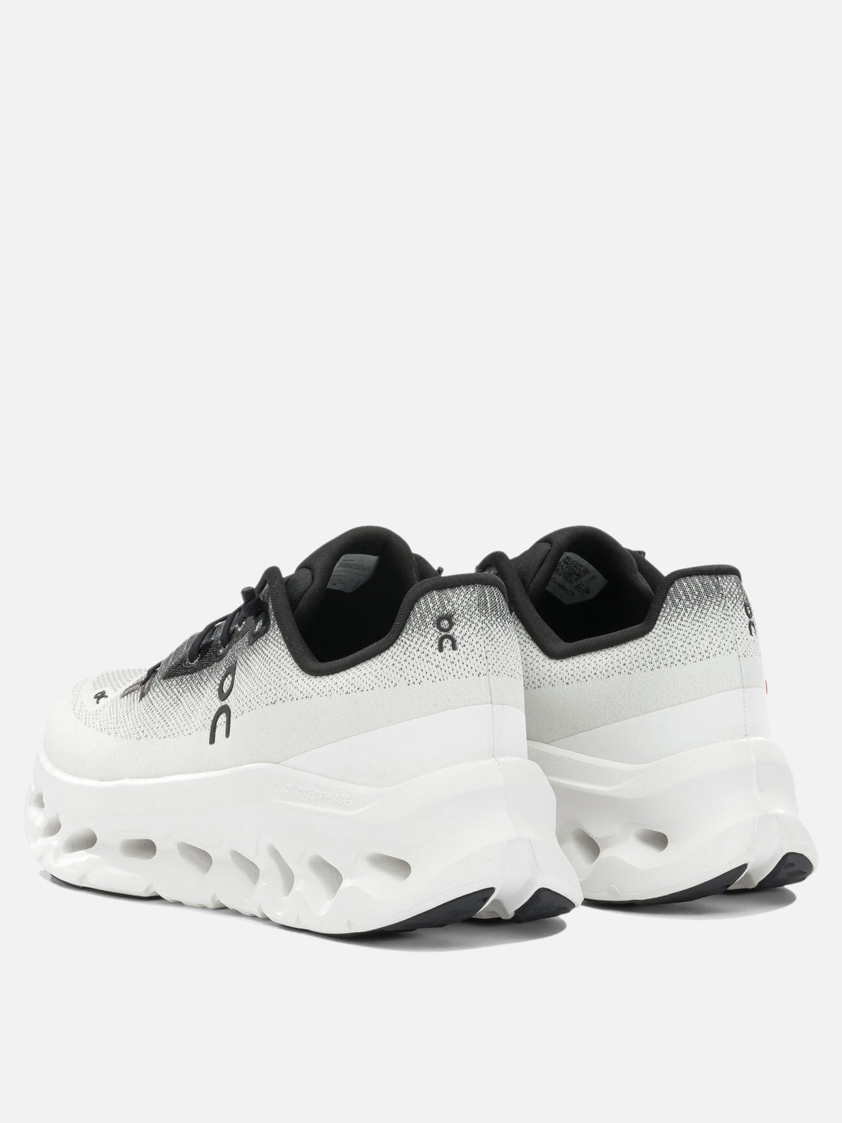 On Running "Cloudtilt" Low-Top Sneakers White

