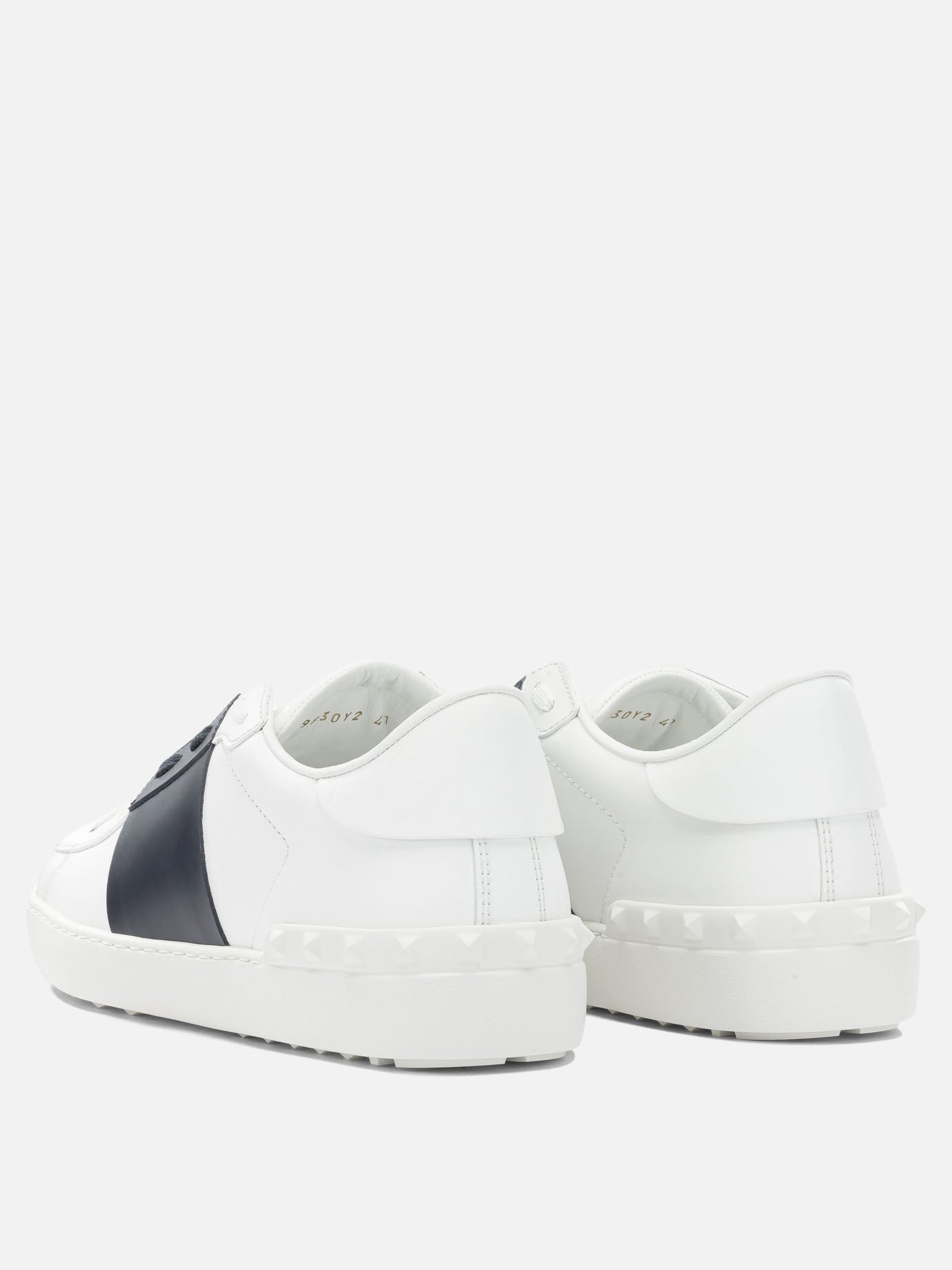 Low top sneakers 100% calf leather - 100% ethylene-vinyl acetate  Black - Valentino Garavani Men | PDP | VIETTI Online Store | Zoom-Modal_4
