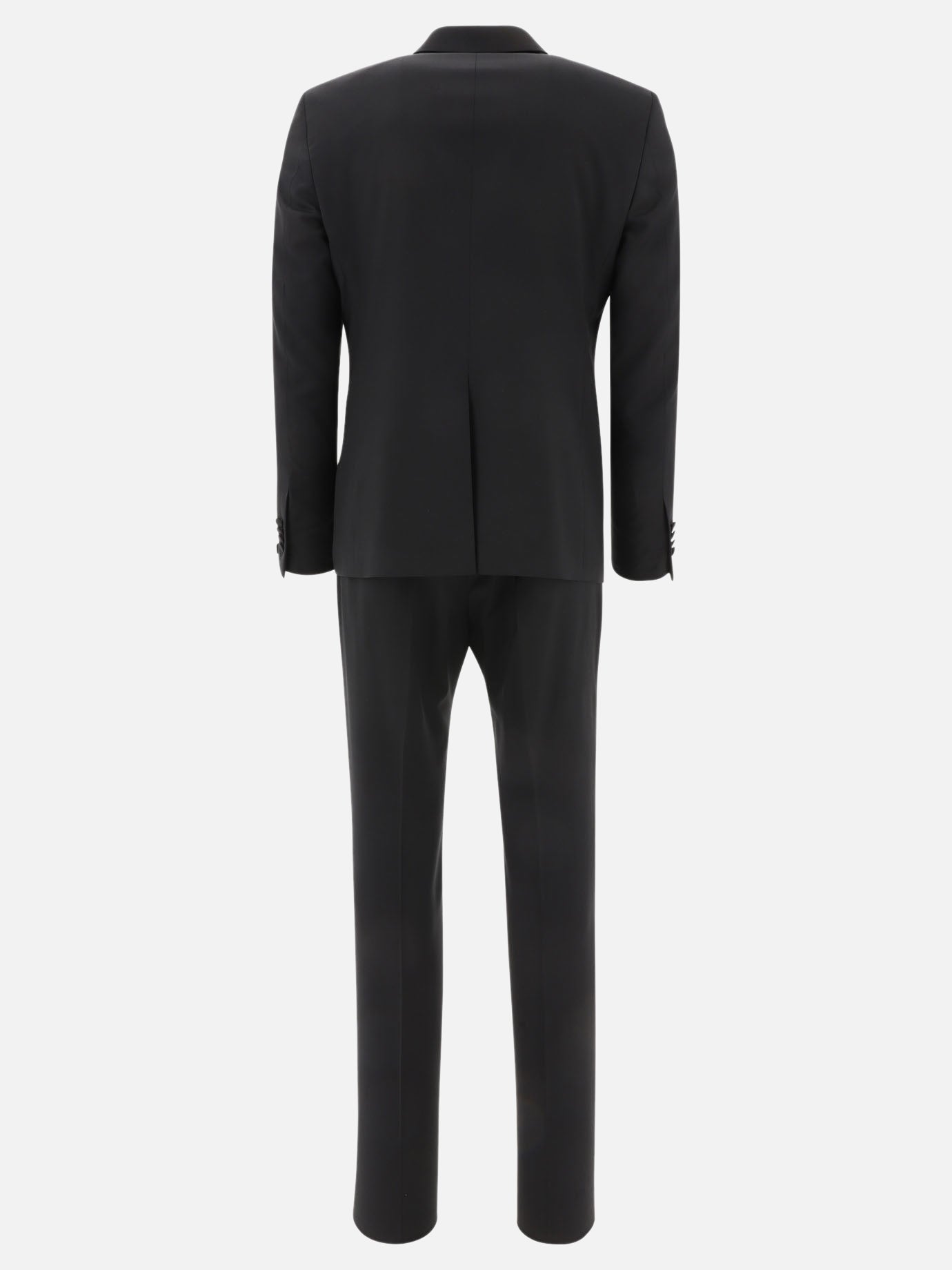 Single-breasted suit with tailored trousers